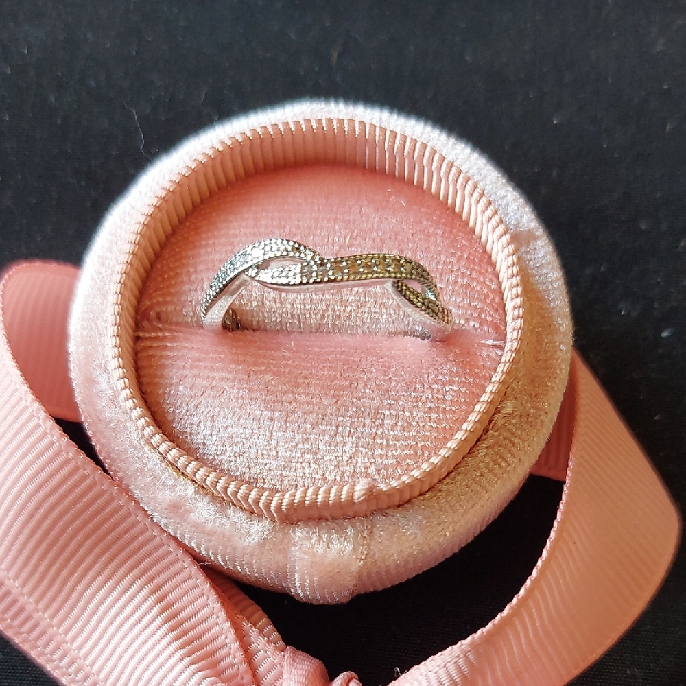 Elegant  925 Silver Women's Ring
